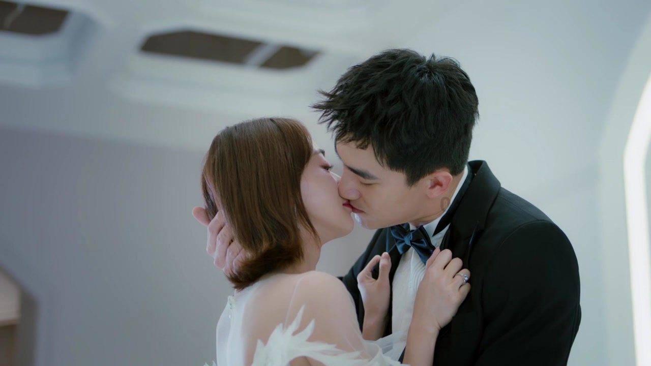 同样是演高中生,把杨紫、赵露思、张佳宁放一起看,差距一目了然