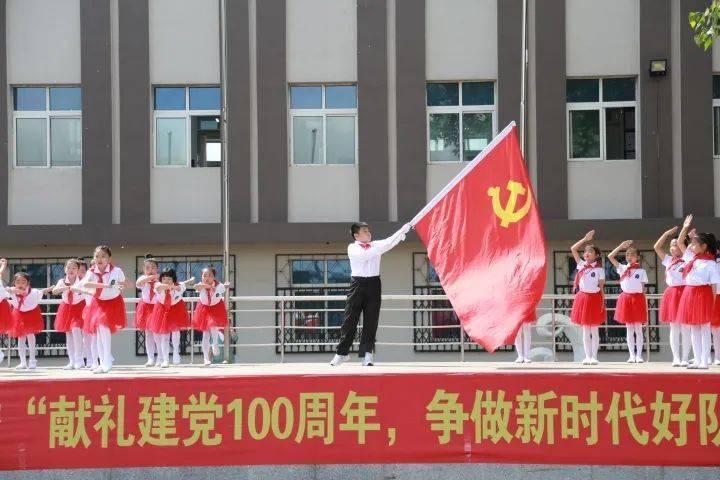 强大的狮子拼图