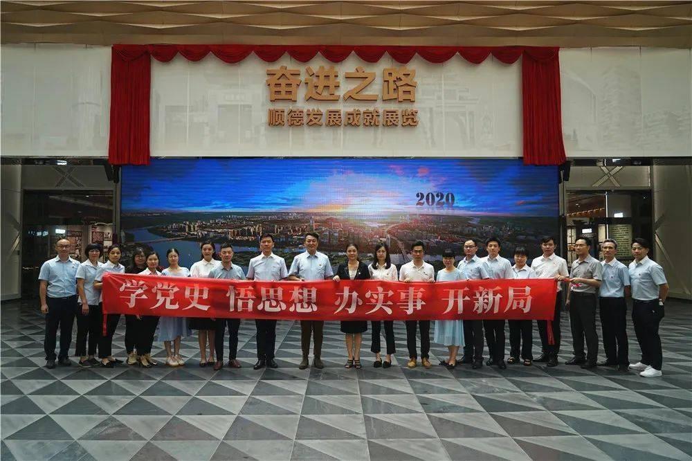 班都上不好，去创业的？游戏画面