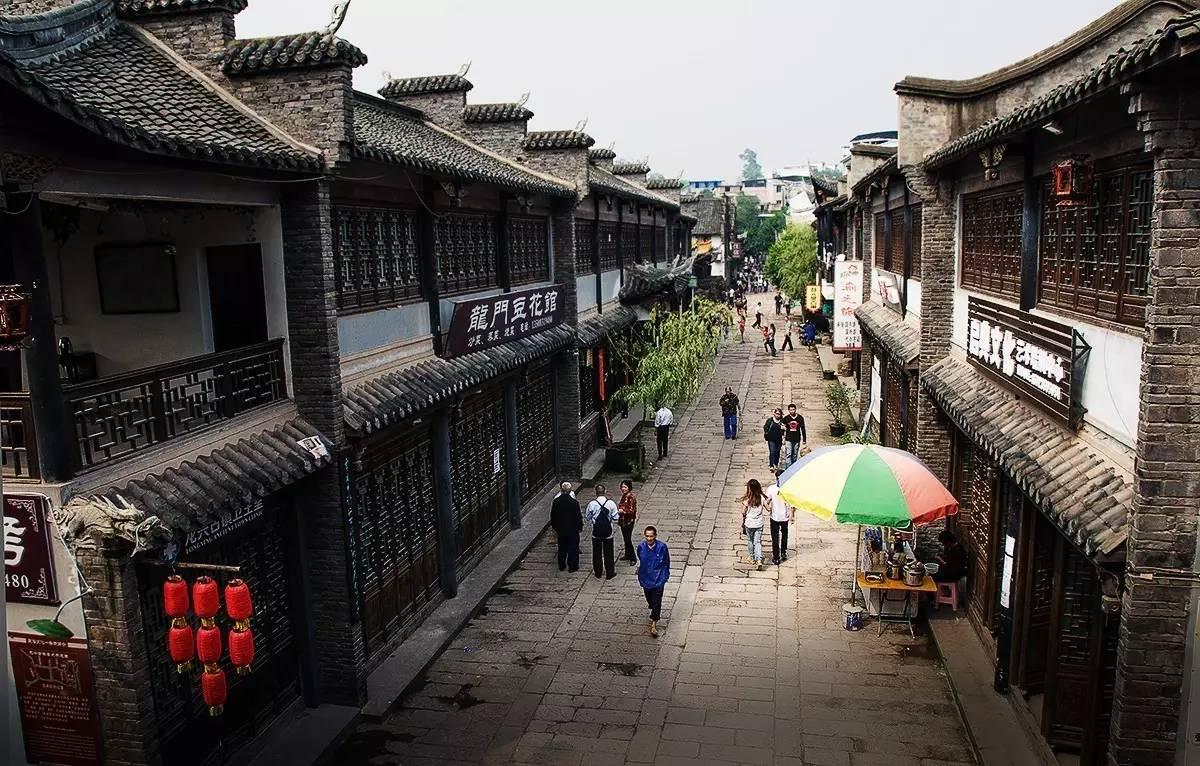 让品牌成就经典品质，孩子值得拥有——成都熠翊发服饰有限公司