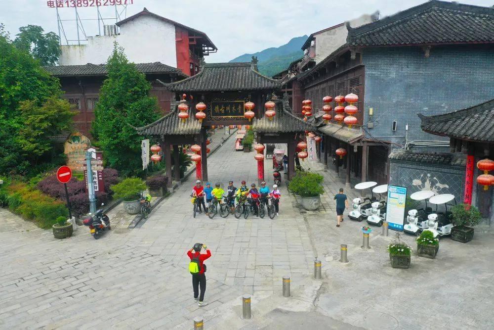 男子花50万造赝品，拍出2.2亿高价，专家：亏了，应该不少于10亿