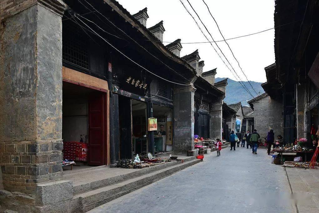 逃离违建房屋5