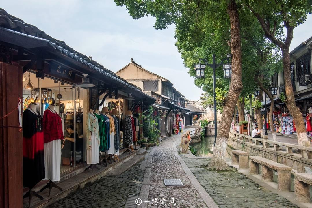 00后小伙患罕见病,身体多出长出肿瘤,做手术一次切除26颗
